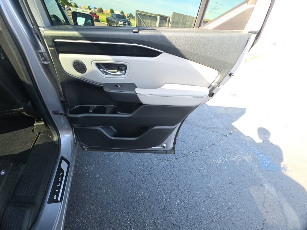 Certified 2024 Honda Pilot Touring image 31