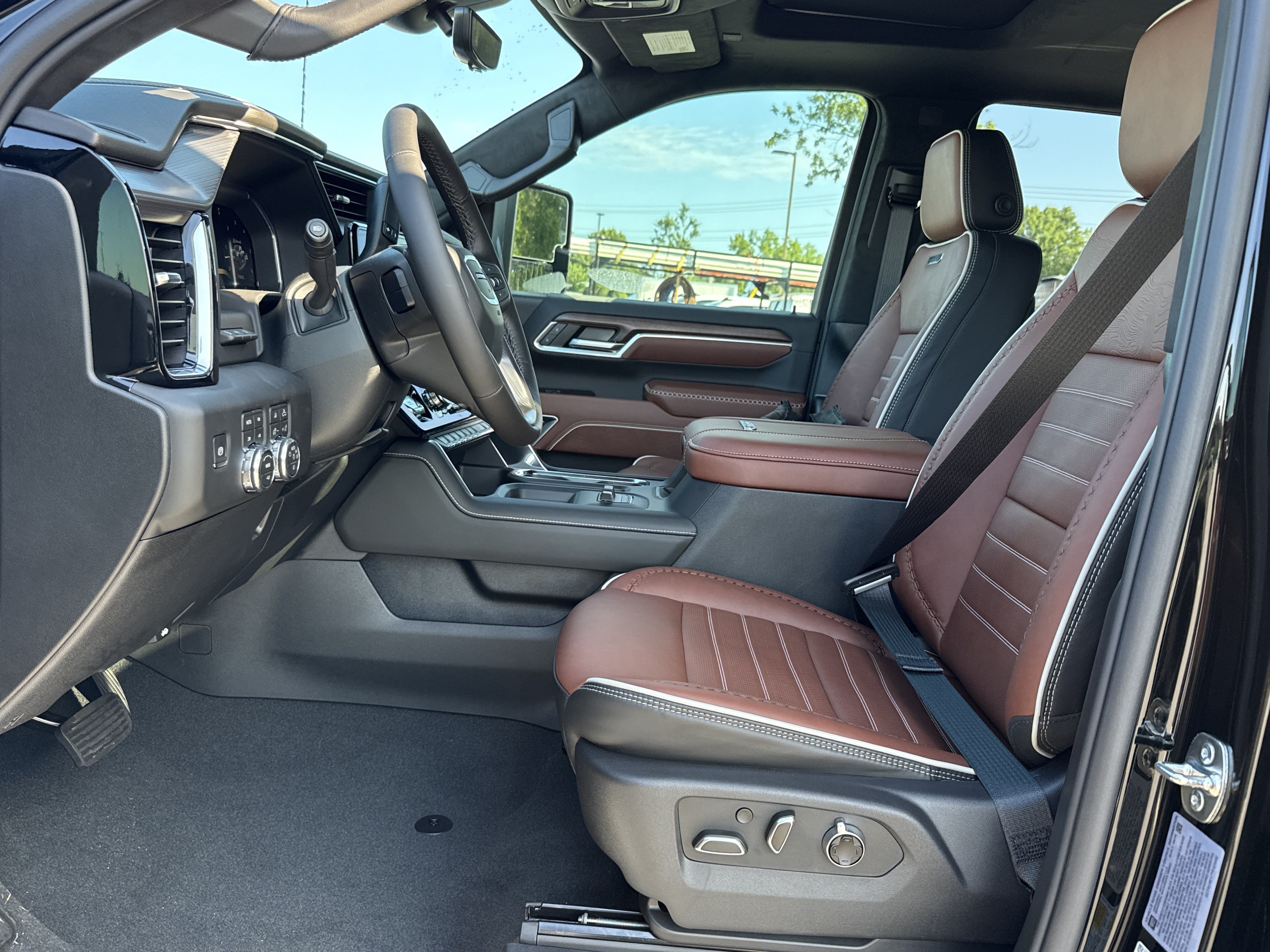 New 2026 GMC Sierra 2500 Denali Ultimate AWD/4WD image 16