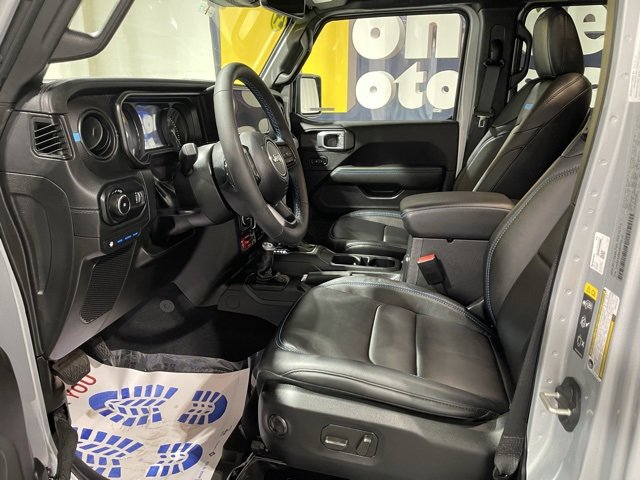 Used 2024 Jeep Wrangler Unlimited Rubicon 4xe image 10