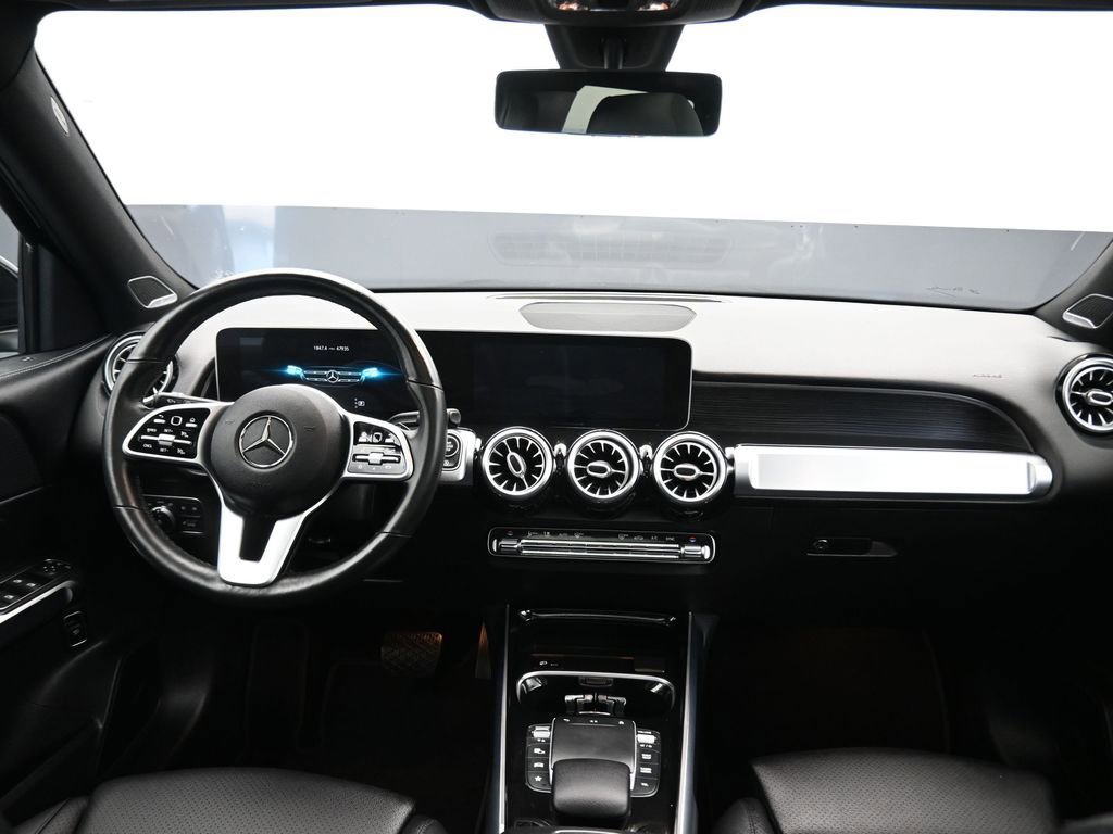 Used 2021 Mercedes-Benz GLB 250 4MATIC w/ Premium Package image 42