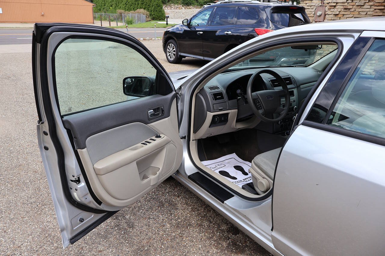 Used 2012 Ford Fusion S FWD image 11