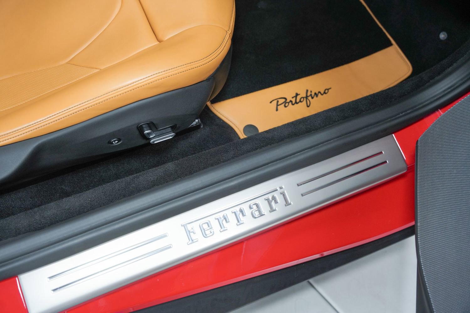 Used 2020 Ferrari Portofino image 35
