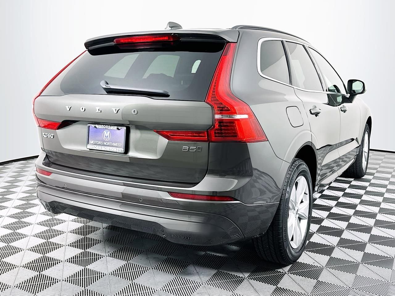 Used 2022 Volvo XC60 B5 Momentum AWD/4WD image 26