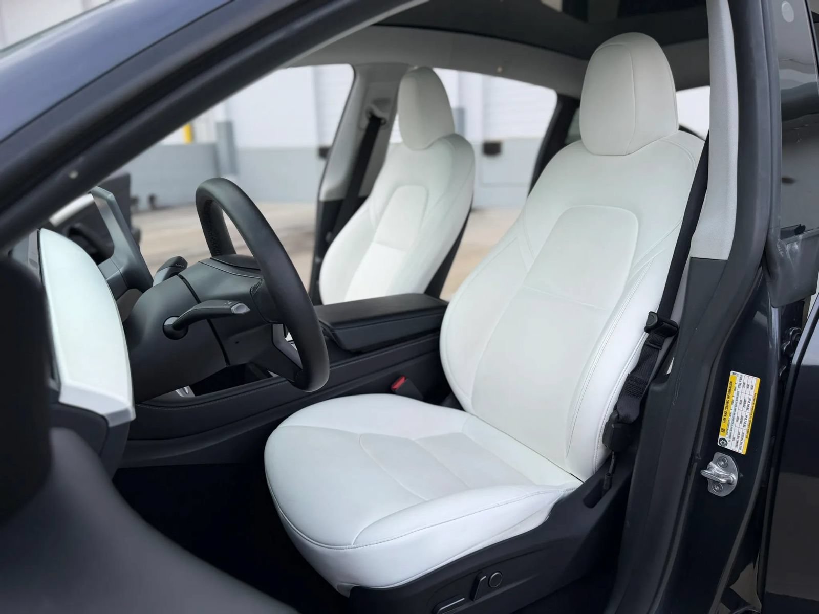 Used 2024 Tesla Model Y Long Range RWD image 17