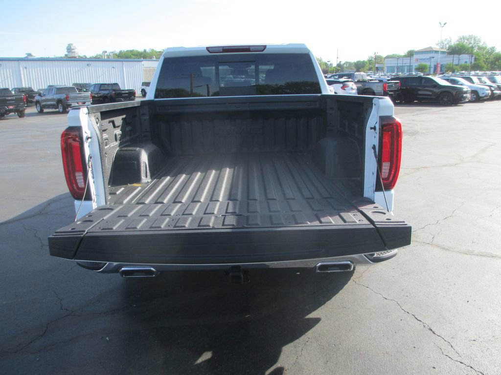 Used 2026 GMC Sierra 1500 SLT w/ SLT Premium Plus Package AWD/4WD image 8