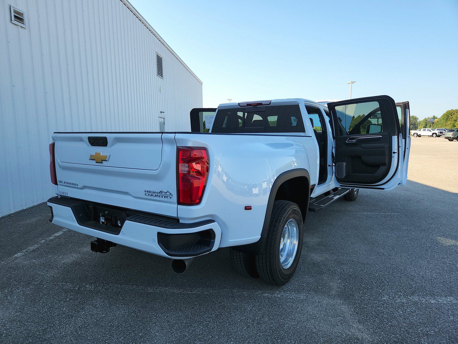 New 2026 Chevrolet Silverado 3500 High Country w/ High Country Premium Package AWD/4WD image 18