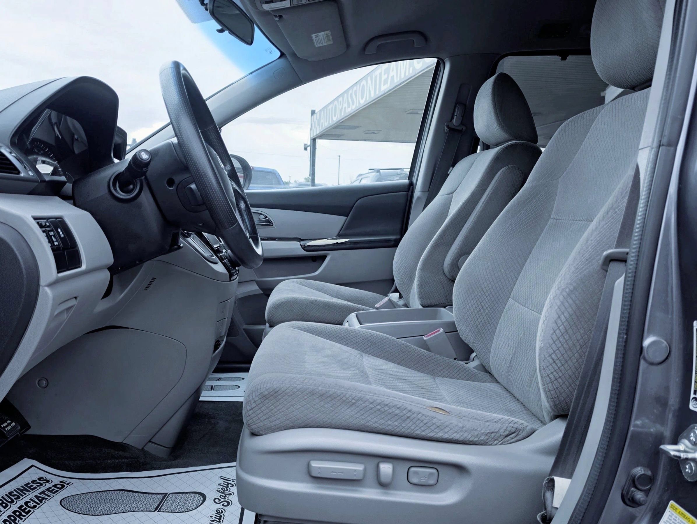 Used 2014 Honda Odyssey EX image 31