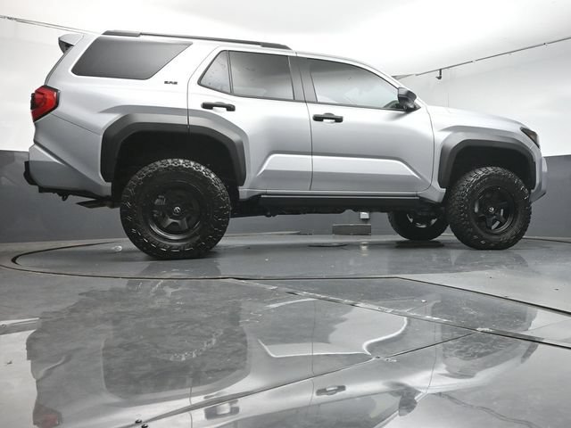 Used 2025 Toyota 4Runner SR5 AWD/4WD image 36