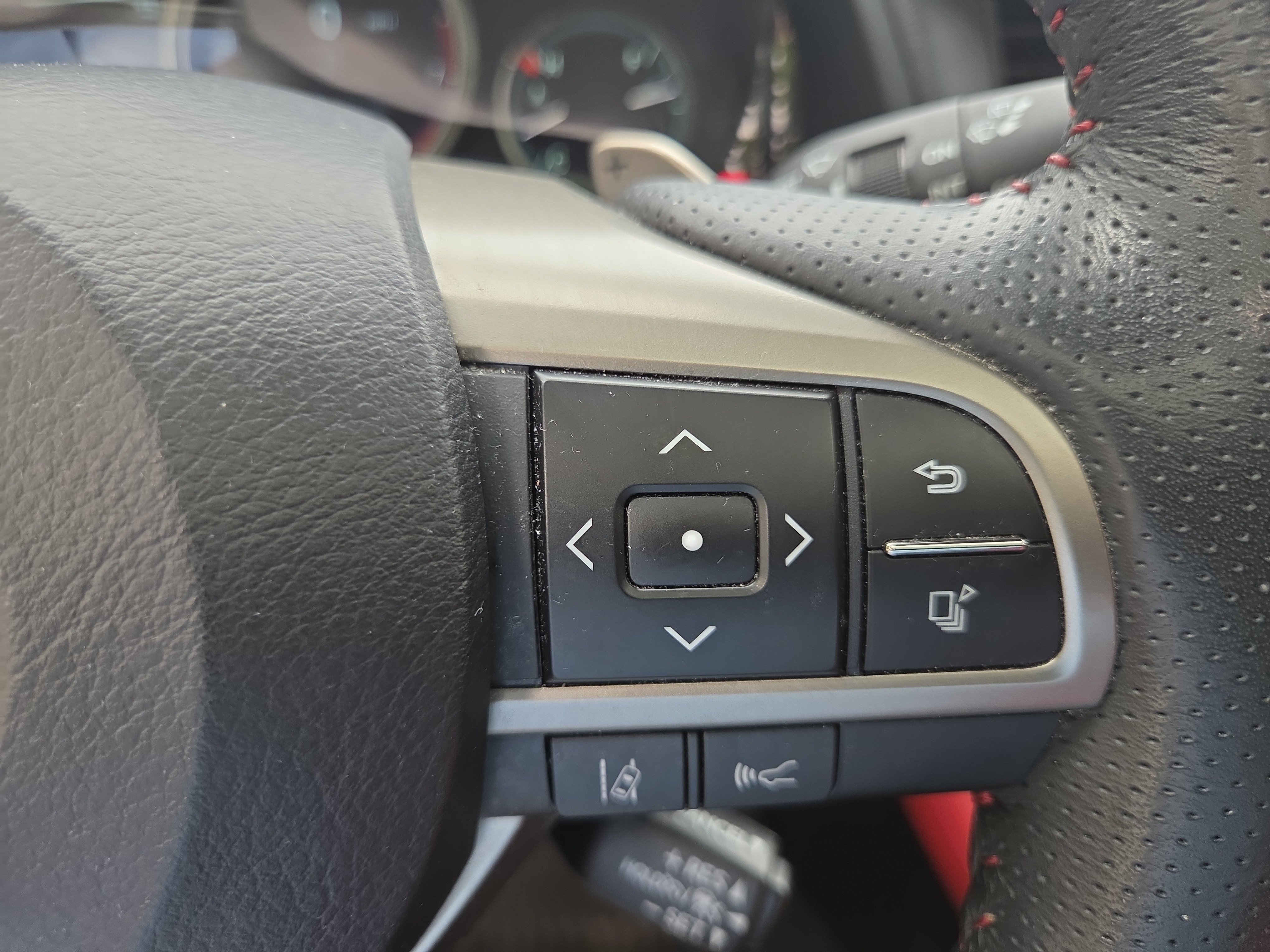 Certified 2022 Lexus RX 350 F Sport w/ Accessory Package AWD/4WD image 31