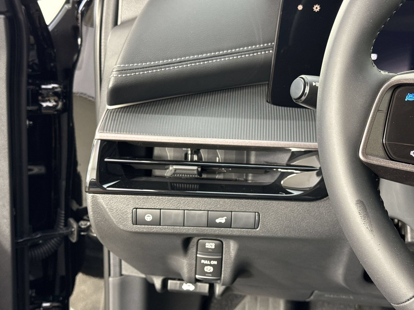 New 2026 Nissan Murano SV AWD/4WD image 14