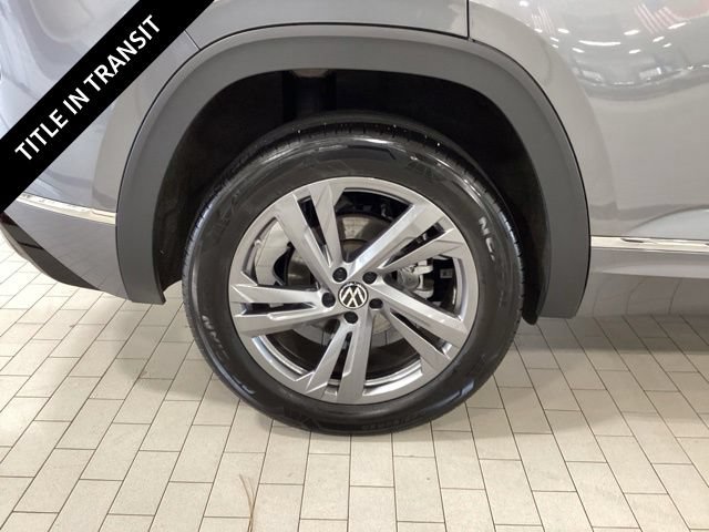 Used 2024 Volkswagen Atlas Cross Sport SEL R-Line AWD/4WD image 24