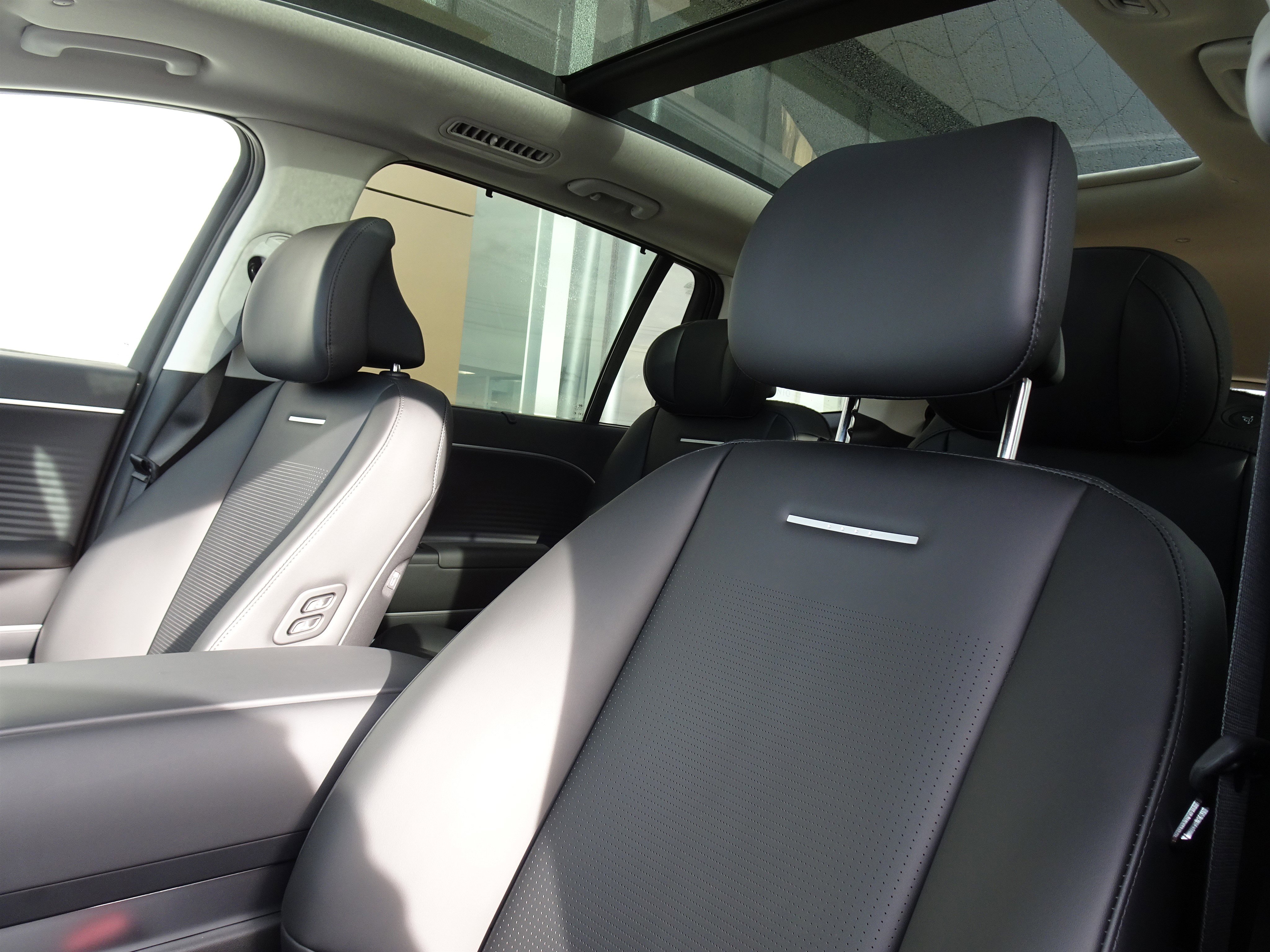 New 2026 Hyundai Ioniq 9 Limited w/ Tow & Go Package image 11