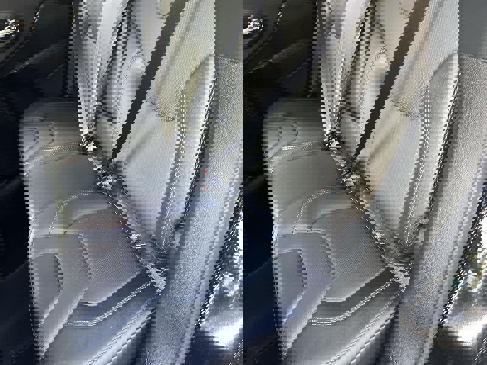 Used 2023 Jeep Cherokee Altitude Lux image 13