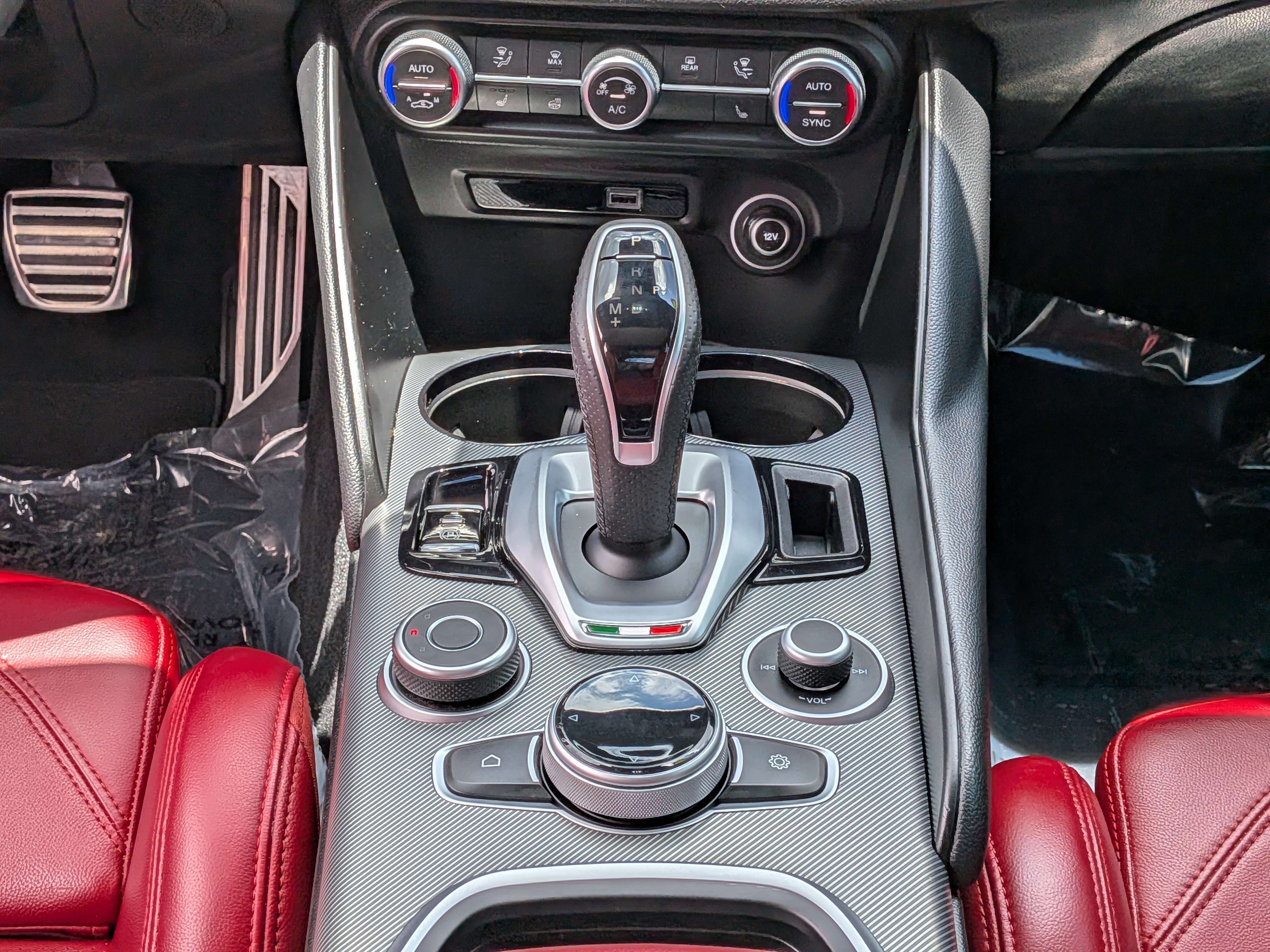 Used 2022 Alfa Romeo Giulia Veloce RWD image 20