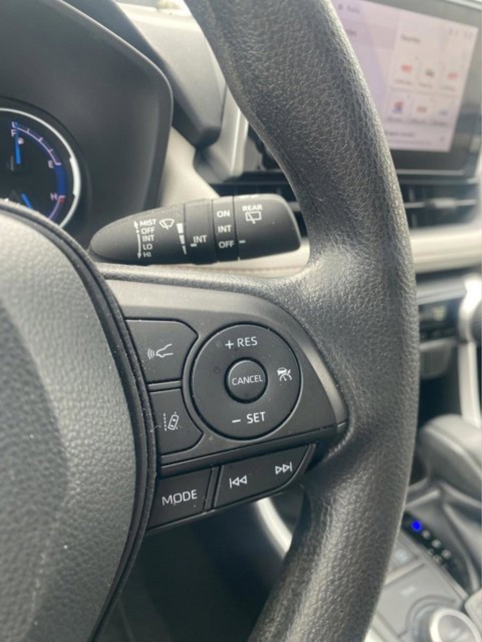 Used 2024 Toyota RAV4 XLE image 18