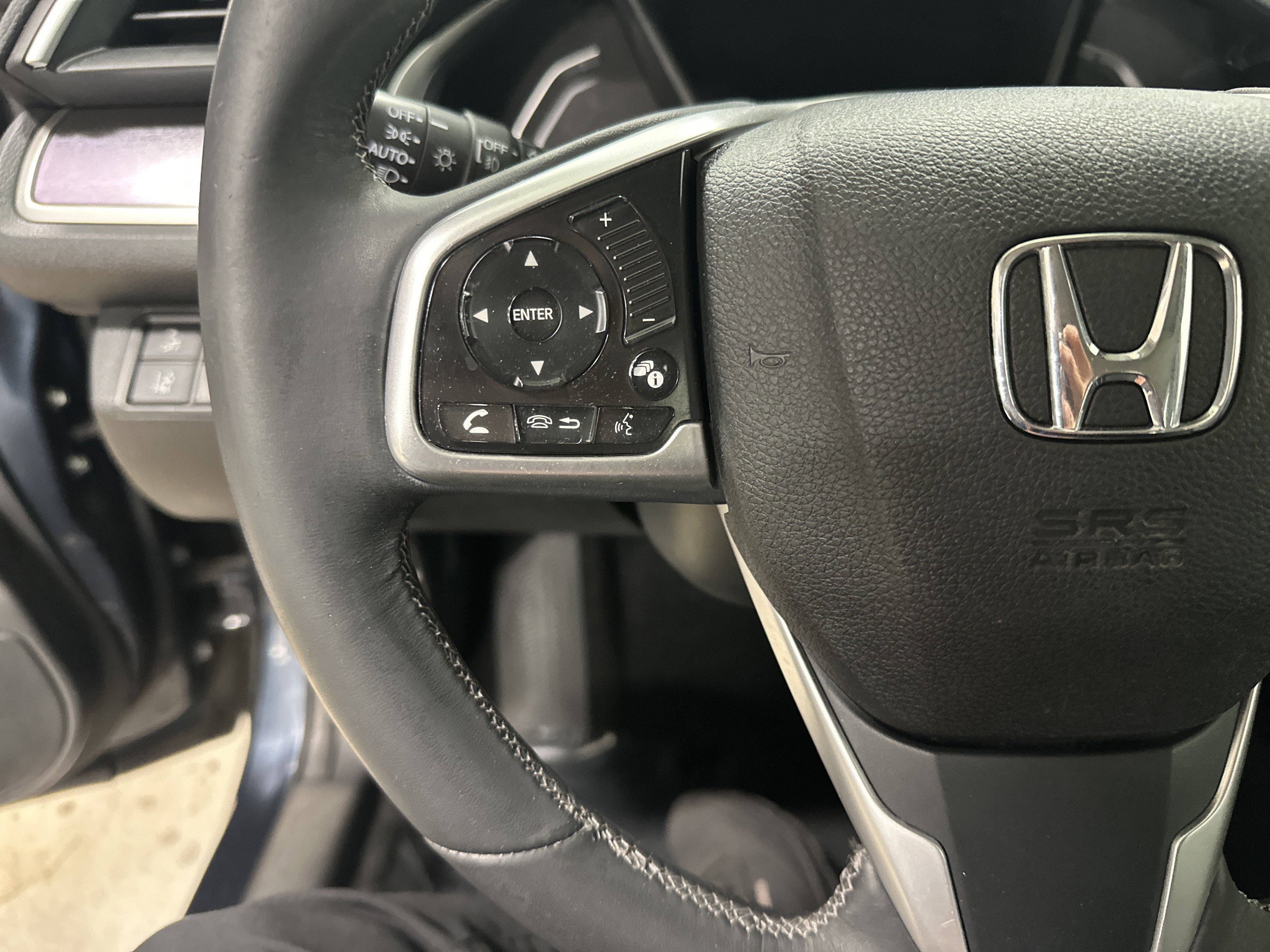 Used 2016 Honda Civic Touring image 19