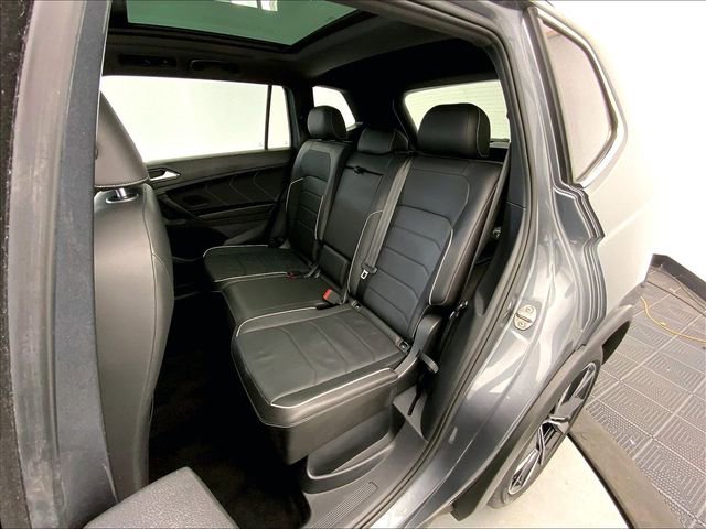 Certified 2022 Volkswagen Tiguan SEL R-Line image 26