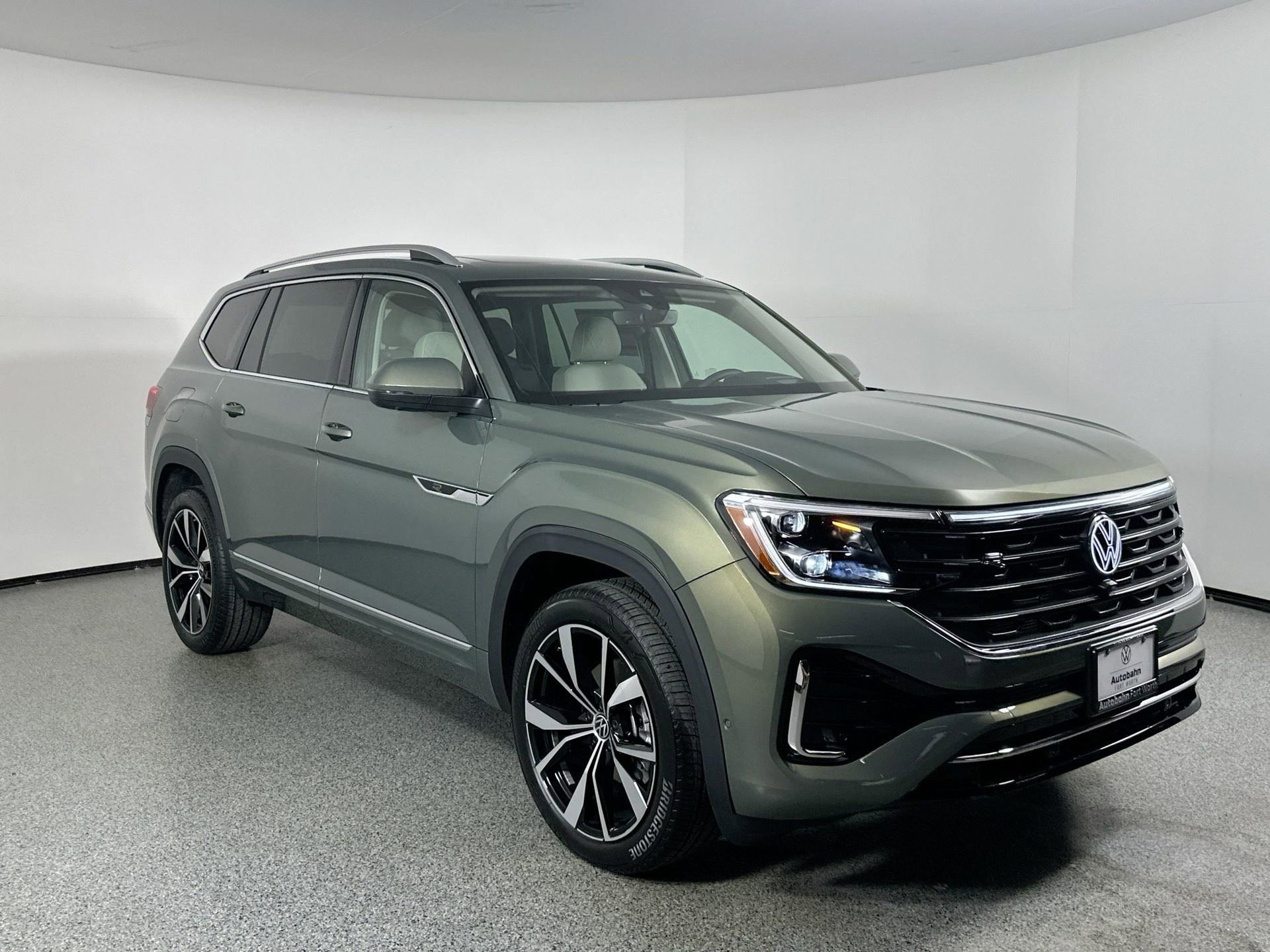 New 2026 Volkswagen Atlas SEL Premium R-Line image 3