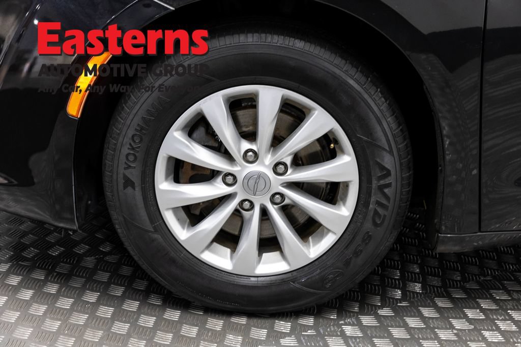 Used 2019 Chrysler Pacifica Touring-L FWD image 31