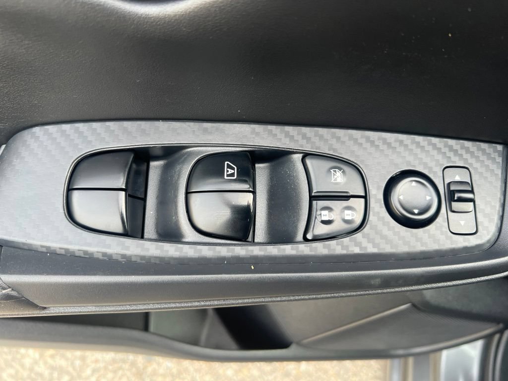 Certified 2022 Nissan Sentra SV FWD image 44