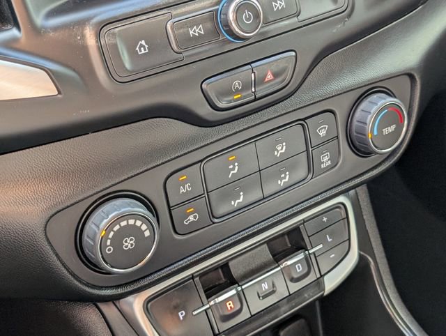 Used 2022 GMC Terrain SLE image 24