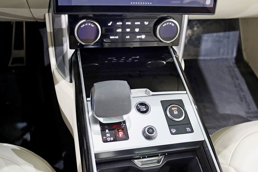 Used 2023 Land Rover Range Rover SE image 28