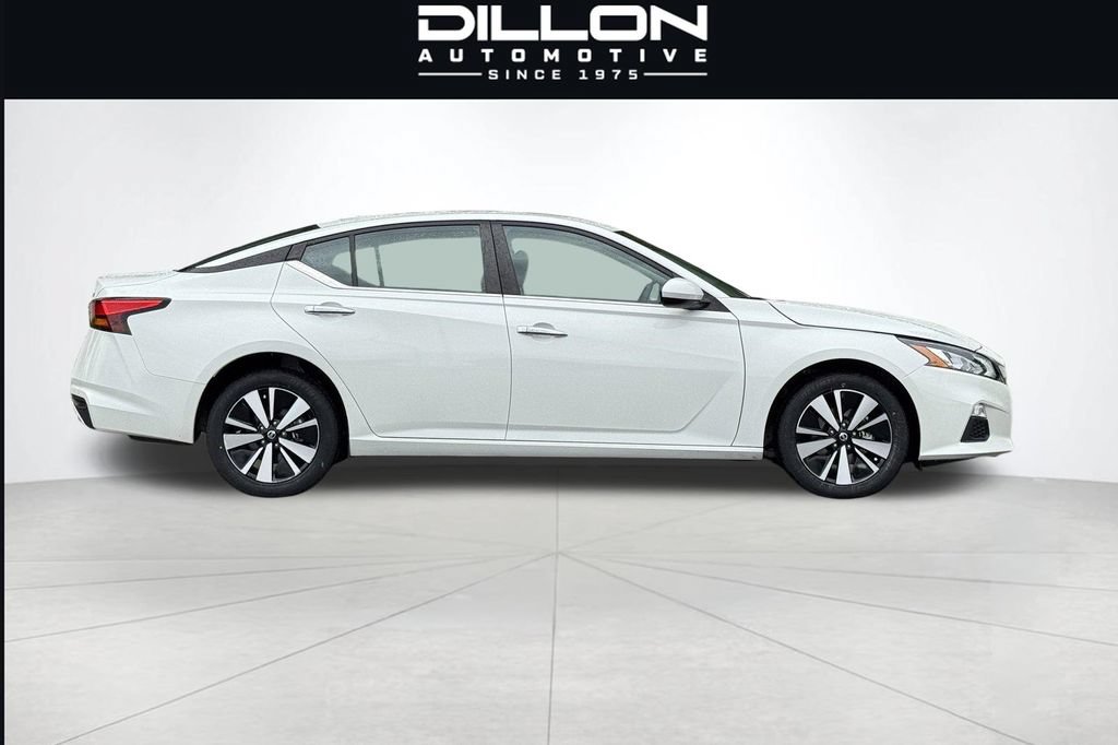 Used 2022 Nissan Altima 2.5 SV AWD/4WD image 3
