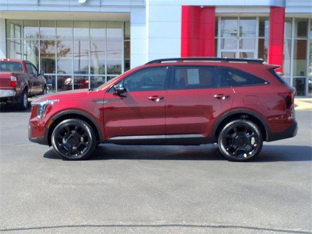 Used 2025 Kia Sorento SX image 3