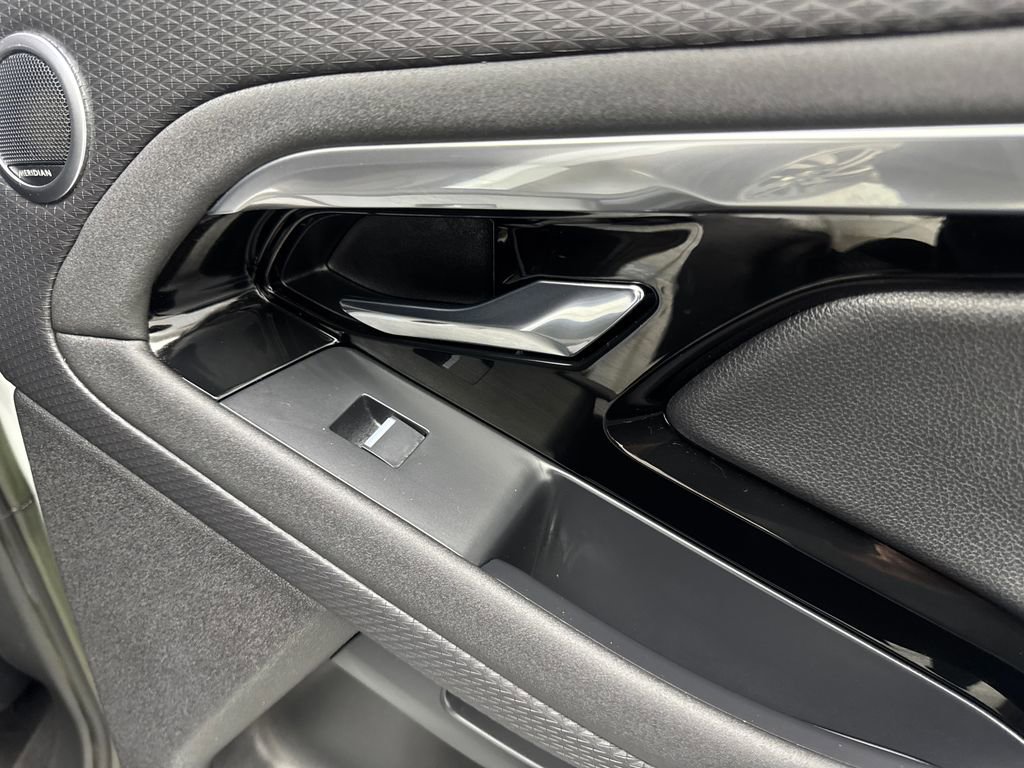 Used 2023 Land Rover Range Rover Evoque S image 43