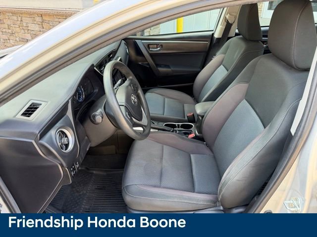 Used 2018 Toyota Corolla LE FWD image 15