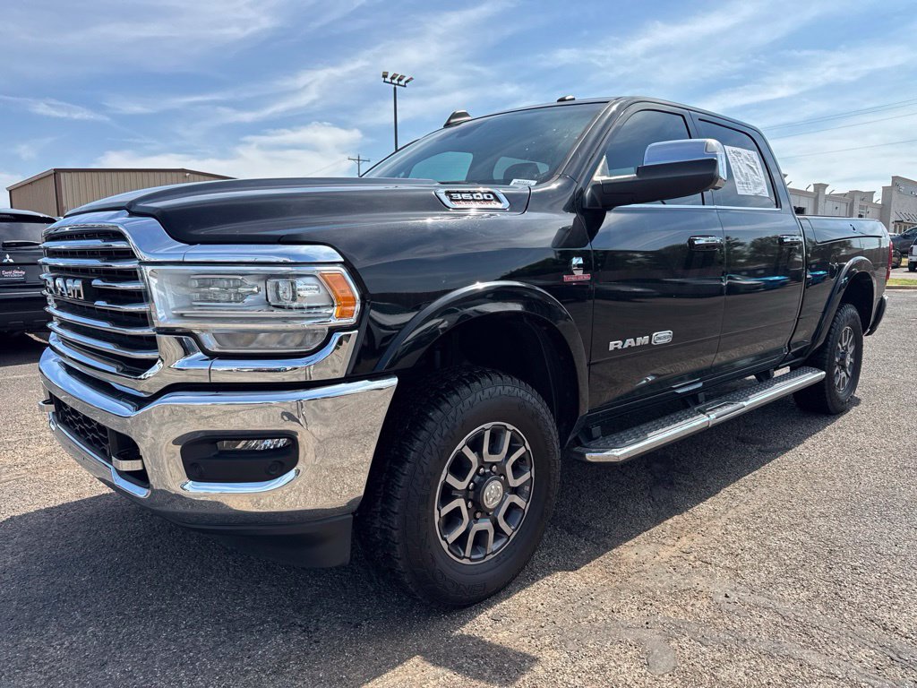 Used 2022 RAM 3500 Limited AWD/4WD image 3