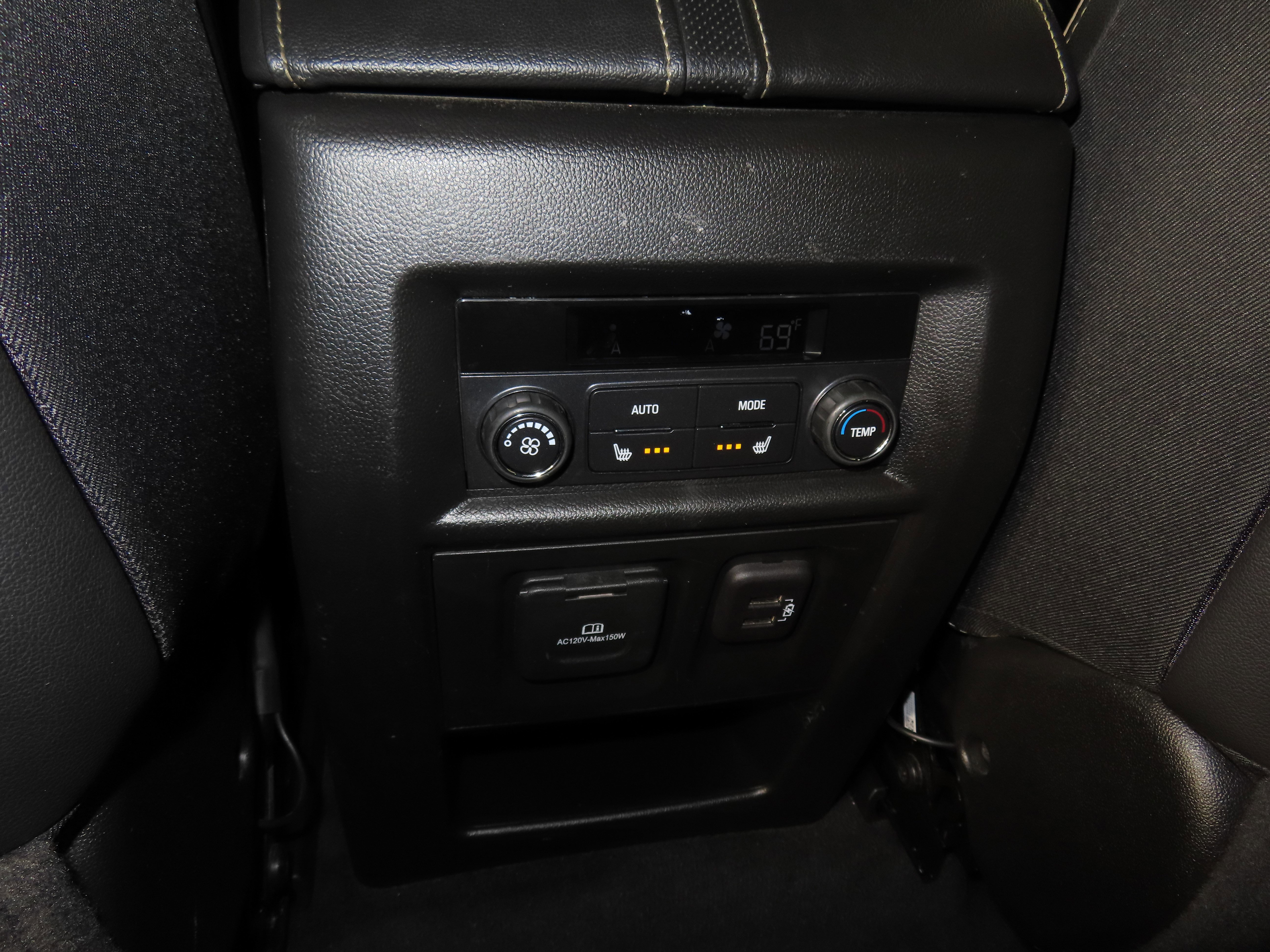 Used 2023 Chevrolet Traverse Premier AWD/4WD image 50