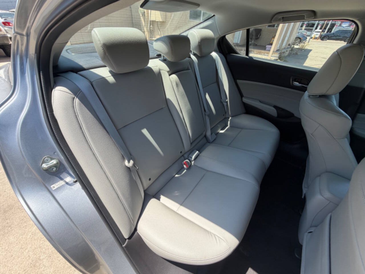 Used 2017 Acura ILX FWD image 9