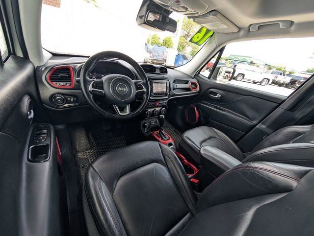 Used 2016 Jeep Renegade Trailhawk w/ Premium Trailhawk Package AWD/4WD image 7