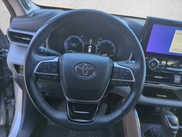 Used 2023 Toyota Highlander Platinum image 12