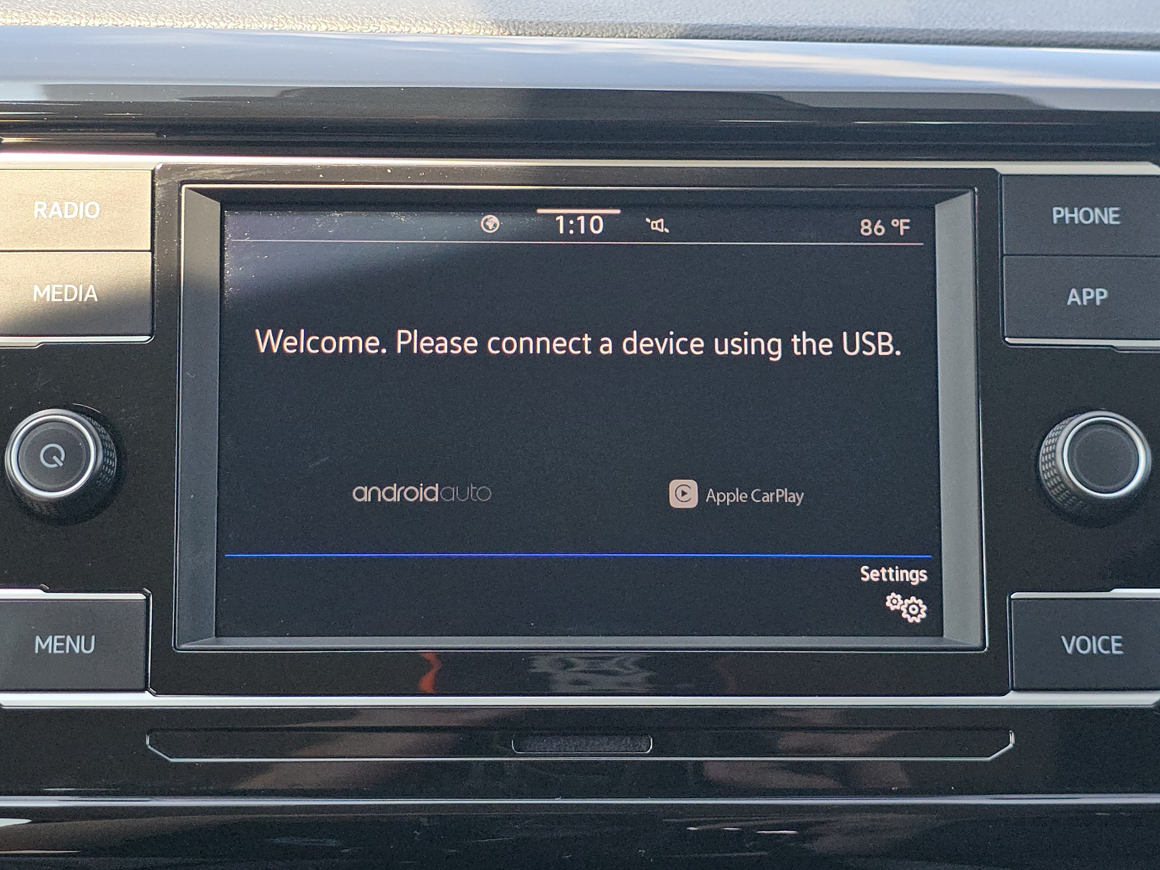 Certified 2024 Volkswagen Taos S FWD image 9