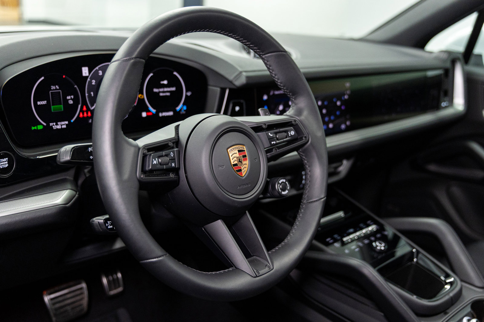 Used 2025 Porsche Cayenne S image 37