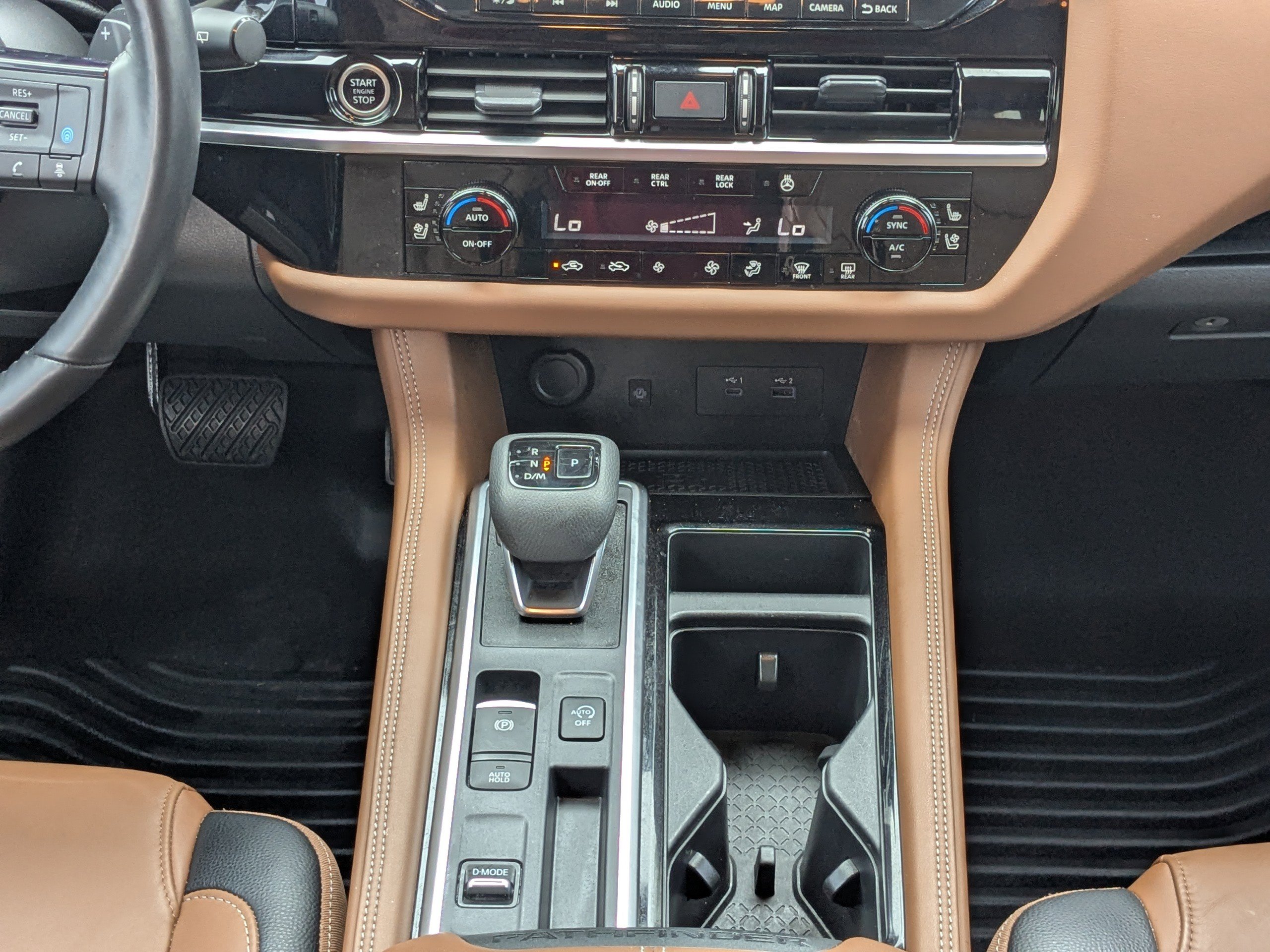 Used 2024 Nissan Pathfinder Platinum image 18