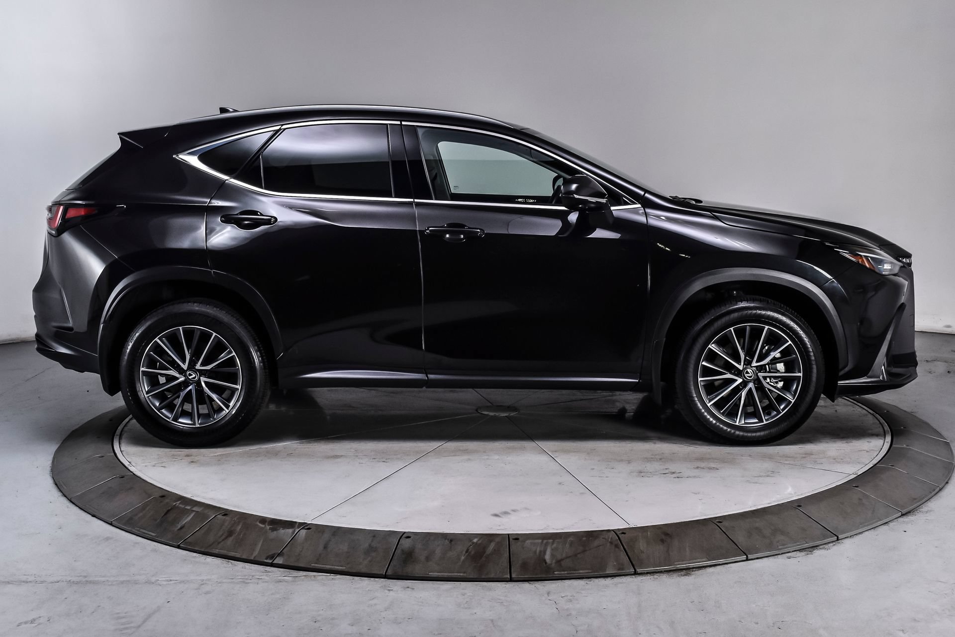 Used 2025 Lexus NX 350h AWD w/ Cold Area Package image 7