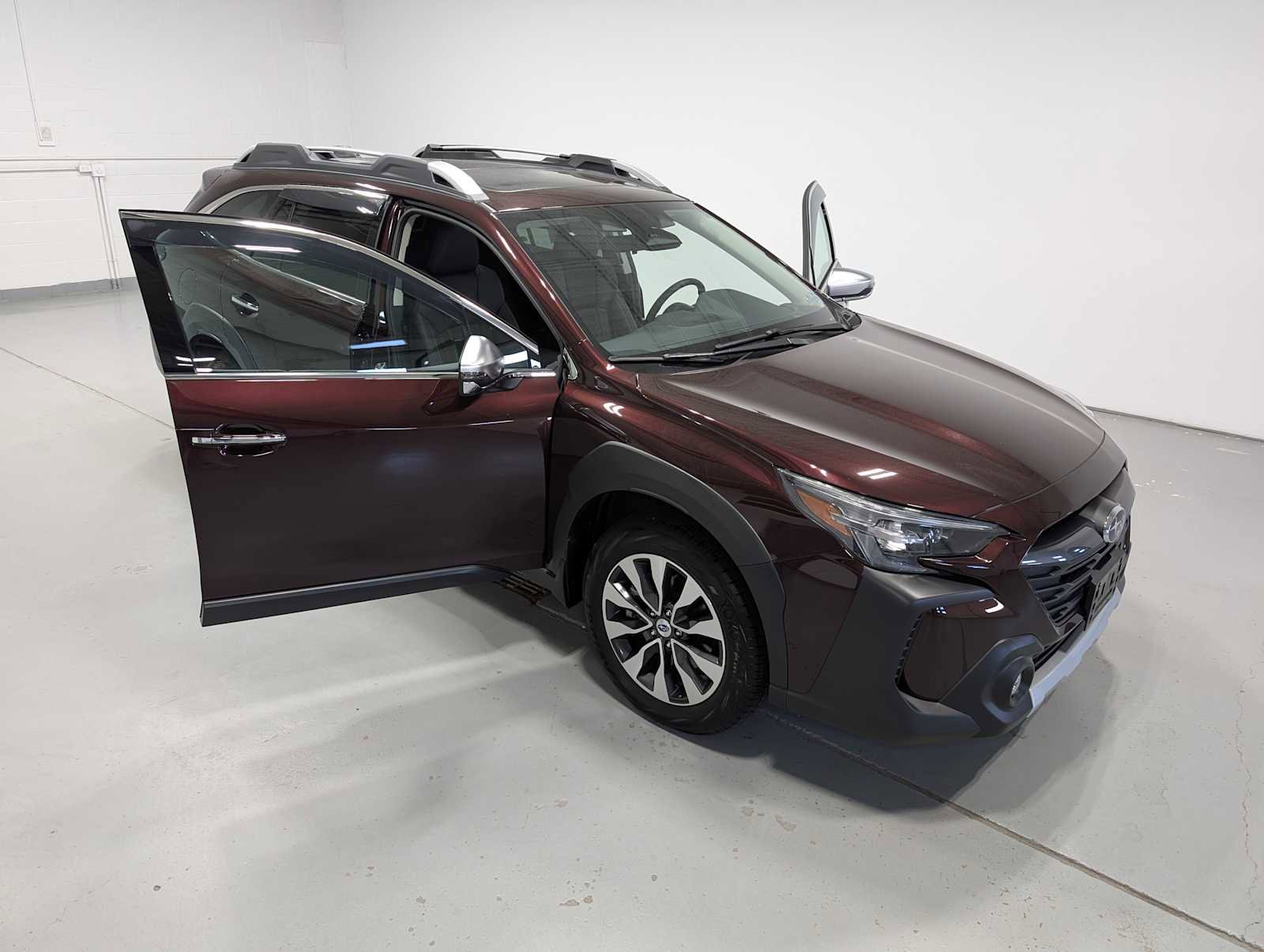 Used 2025 Subaru Outback Touring XT w/ Popular Package #2 AWD/4WD image 16