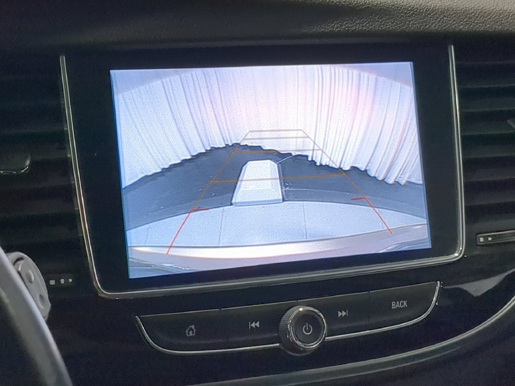 Used 2019 Buick Encore Essence FWD image 33