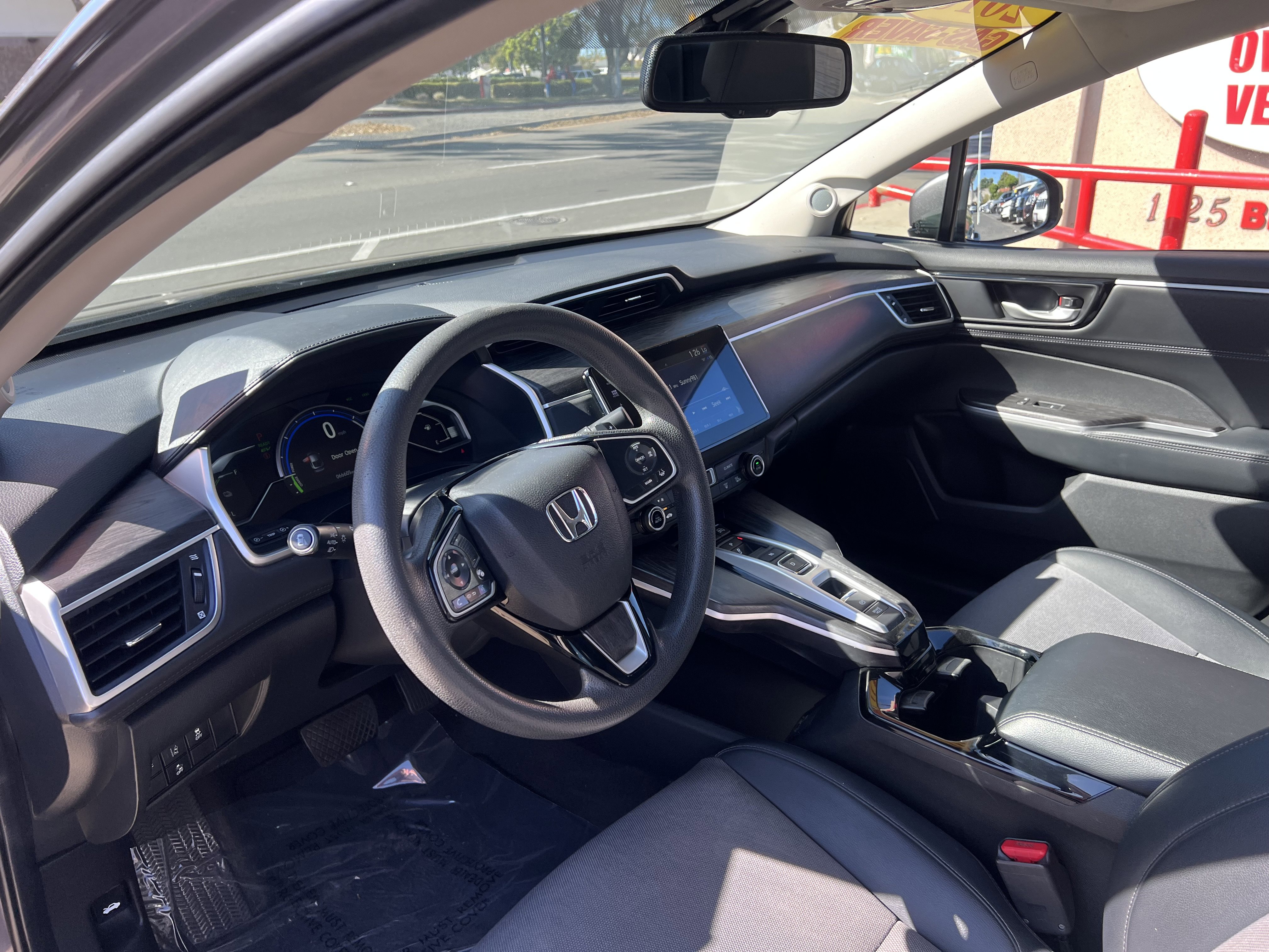 Used 2018 Honda Clarity Plug-In Hybrid image 16