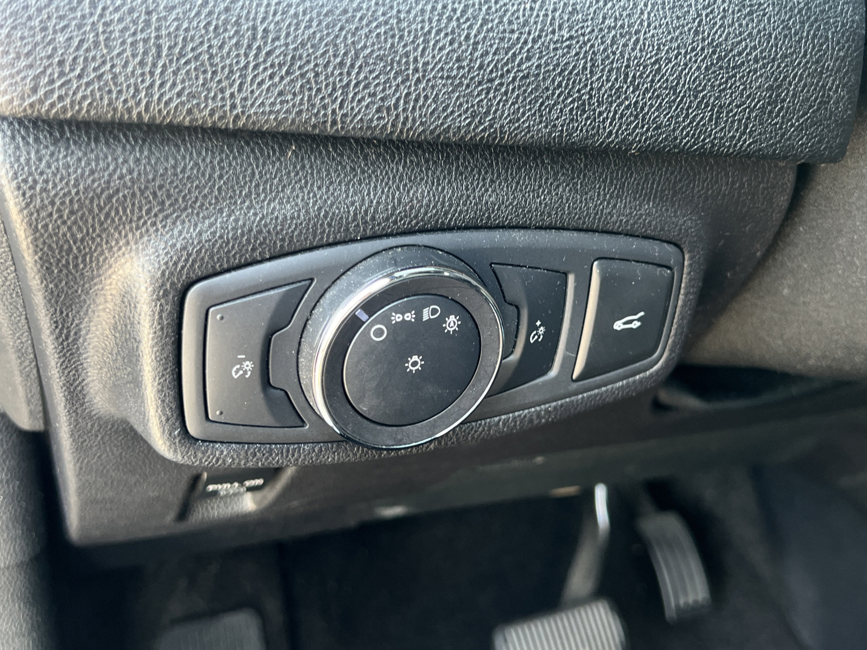 Used 2019 Lincoln MKC Reserve w/ MKC Climate Package FWD image 17