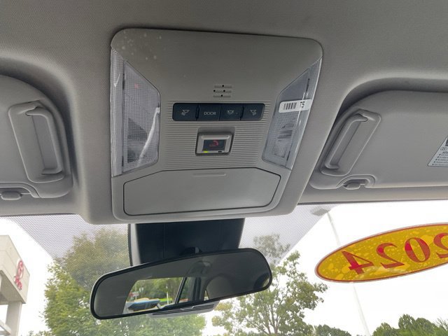 Used 2024 Toyota RAV4 XLE FWD image 30