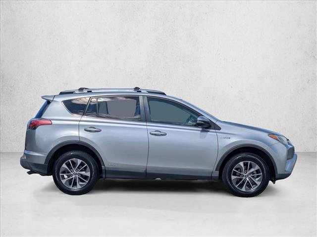 Used 2018 Toyota RAV4 XLE AWD/4WD image 4