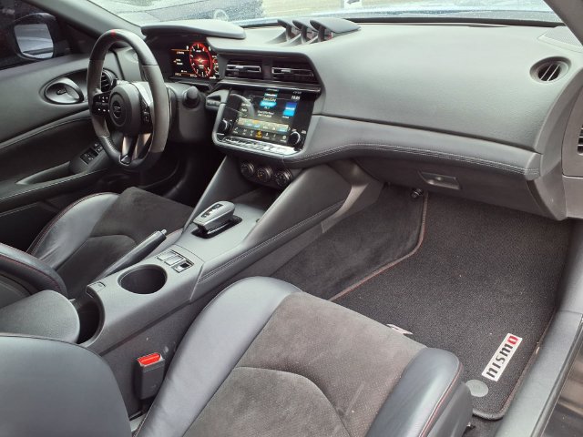 Used 2024 Nissan Z NISMO w/ Floor Mat Package RWD image 22