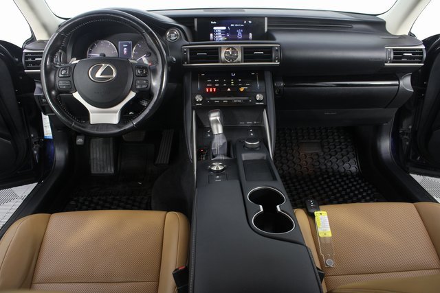 Used 2017 Lexus IS 300 AWD image 11