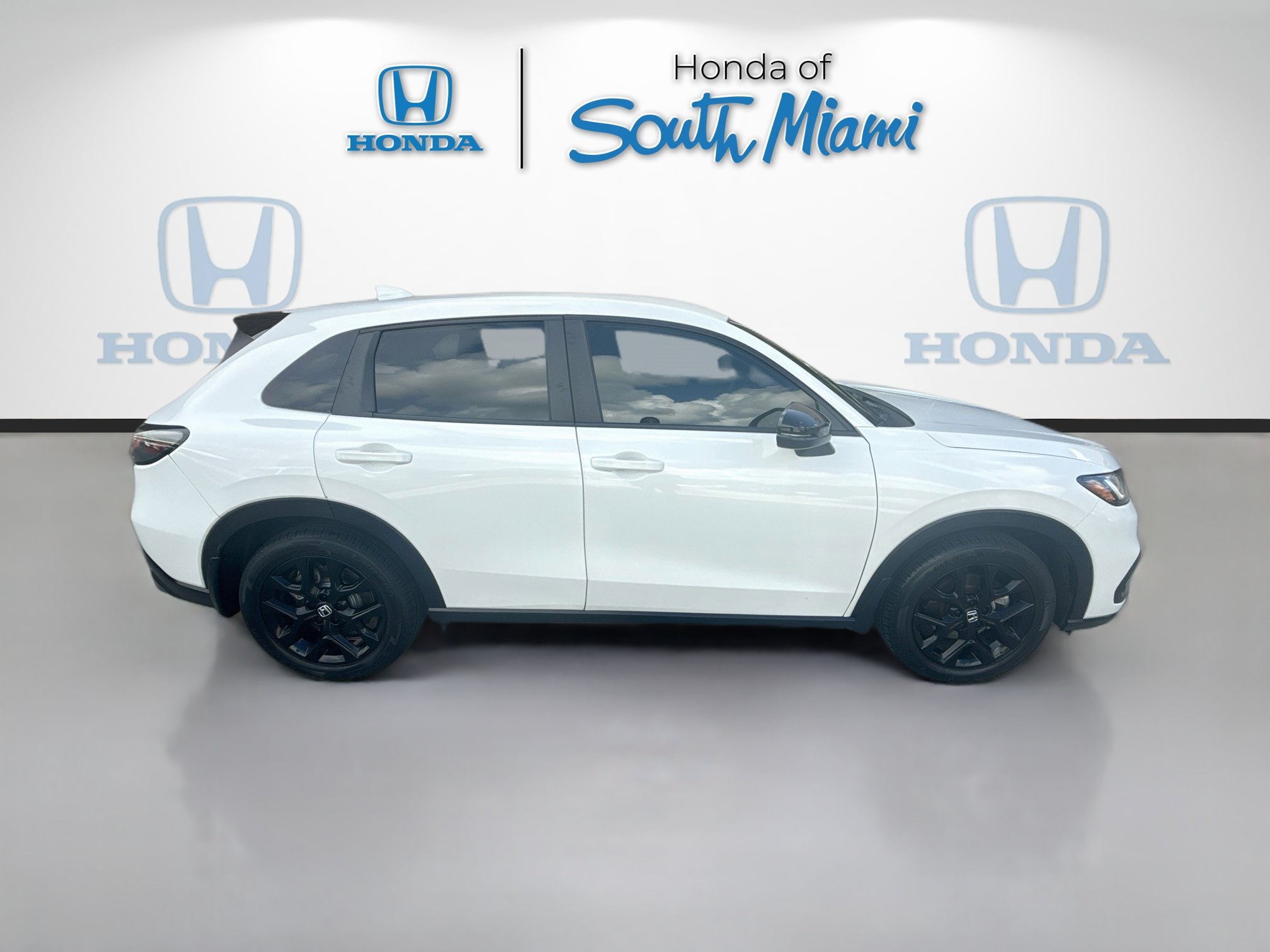 Used 2025 Honda HR-V Sport image 8