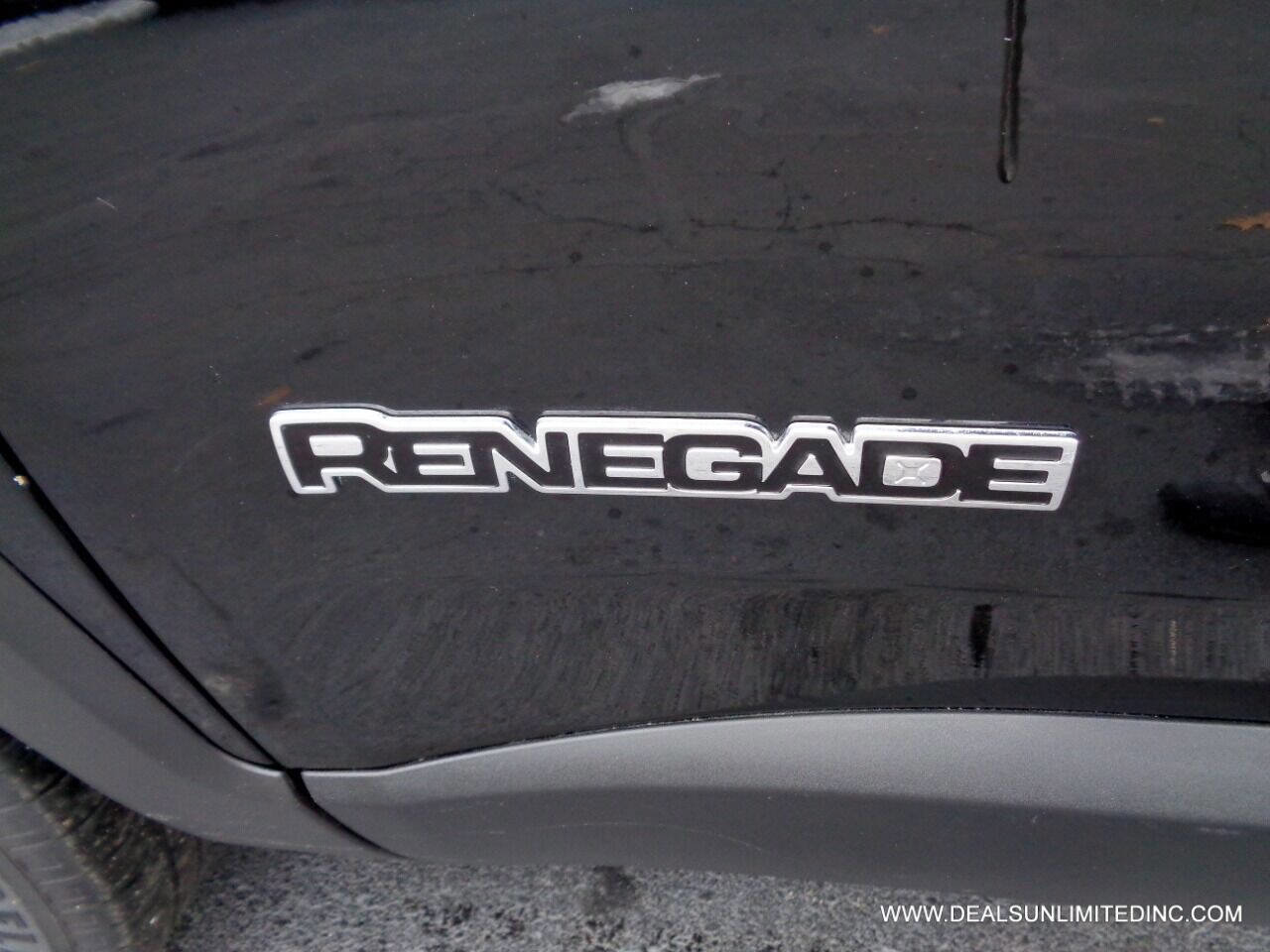 Used 2015 Jeep Renegade Latitude image 5