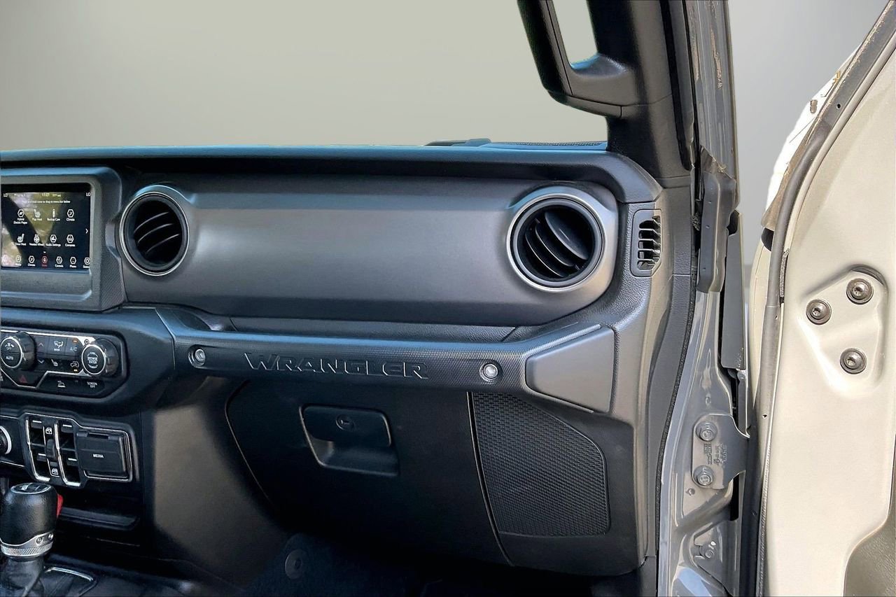 Used 2023 Jeep Wrangler Unlimited w/ Cold Weather Group image 20